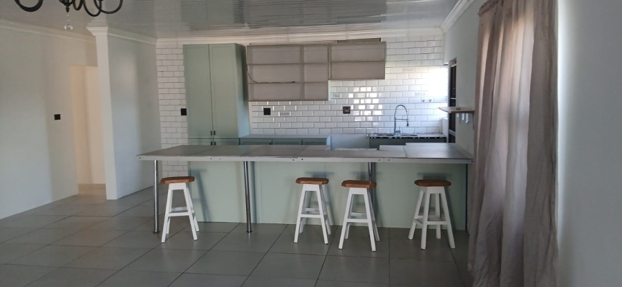To Let 4 Bedroom Property for Rent in Hopefield Western Cape